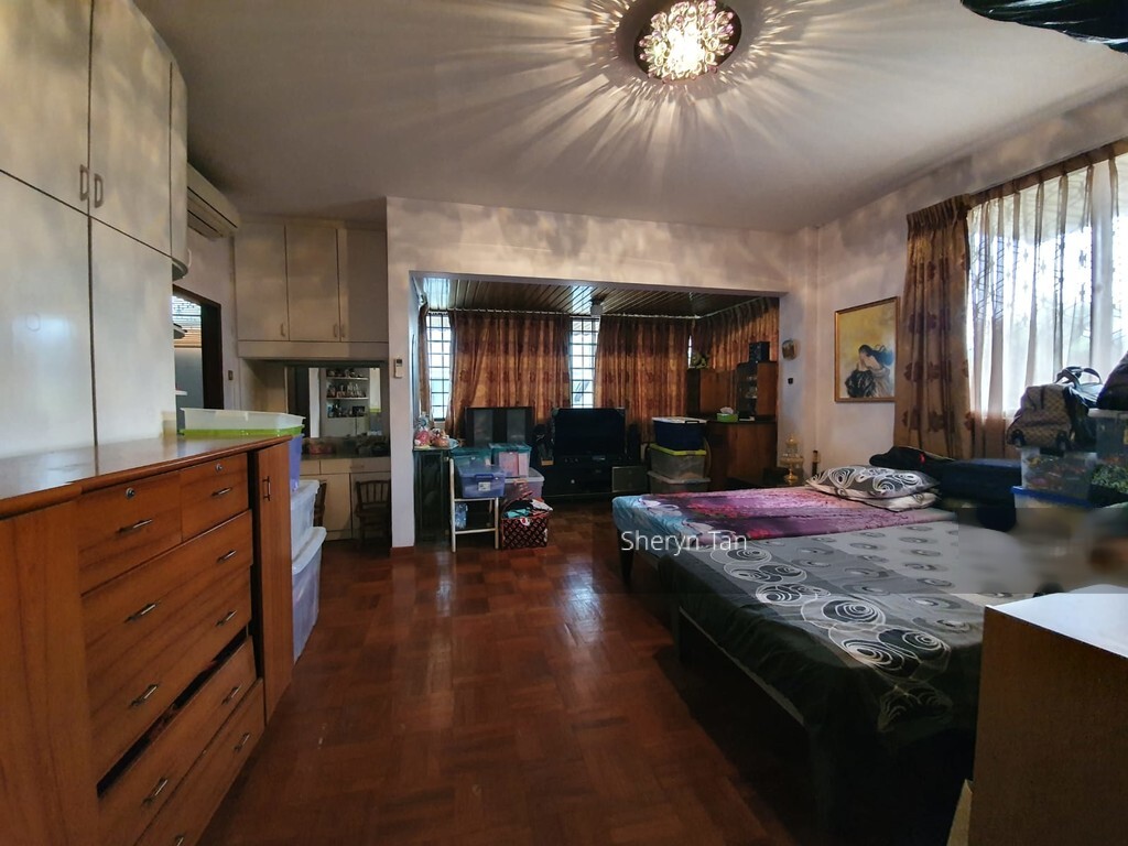 Upper Changi Road (D16), Semi-Detached #253586681